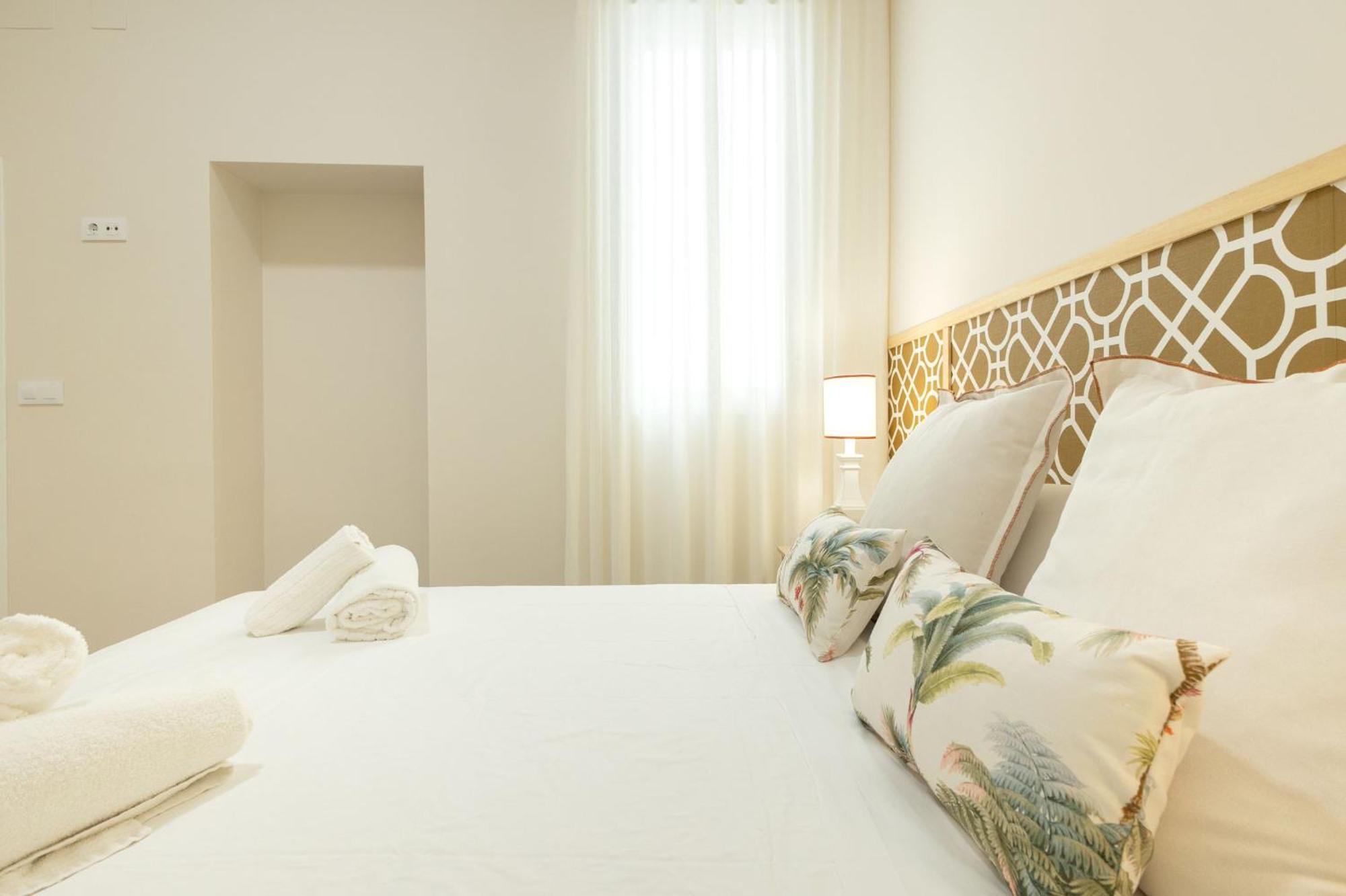 Rt41 Triana Deluxe Apartment Seville Room photo